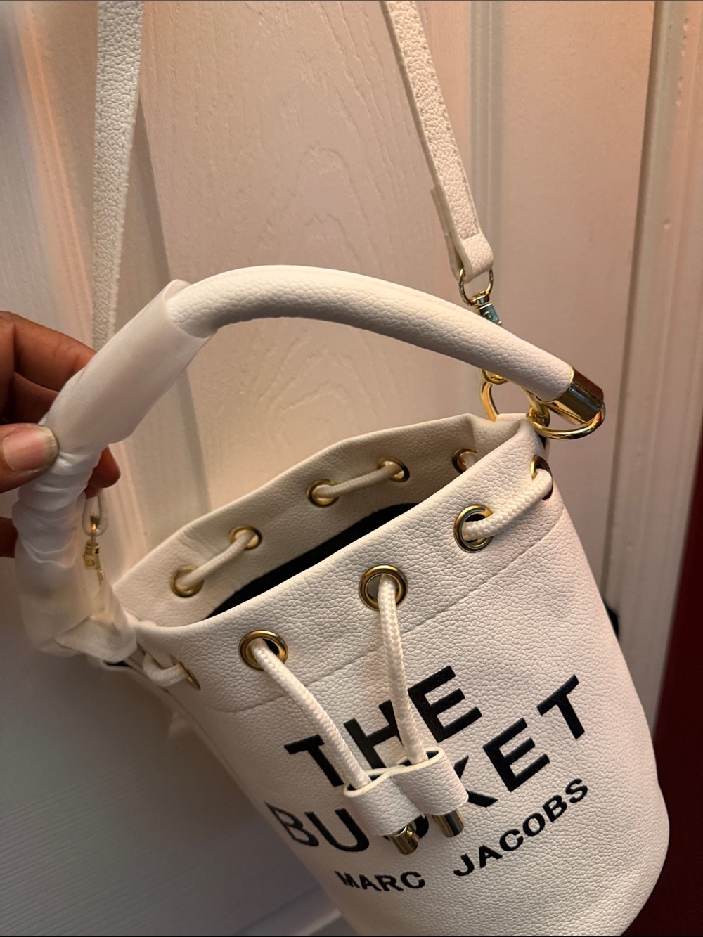 White Marc Jacobs Style Bucket Bag - Picture 3 of 6